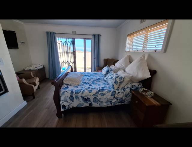 3 BEDROOM HOUSE FOR SALE IN STRANDFONTEIN